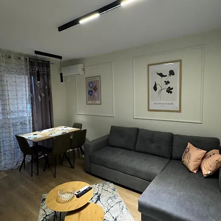Charming Comfort * Τίρανα