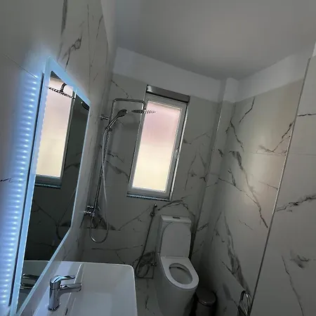 Charming Comfort * Τίρανα